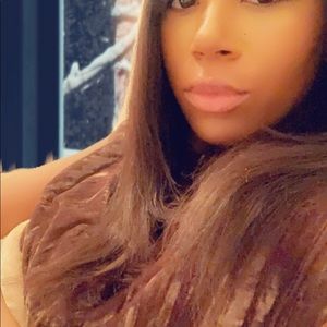 Meet your Posher, Elaisha